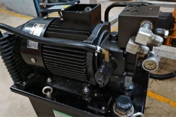 不二越電機泵UVN-1A-0A2-0.7-4-11,UVN-1A-0A2-1.5-4-11
